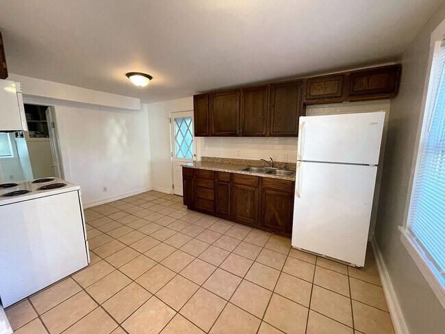 Building Photo - 212 E Washington St