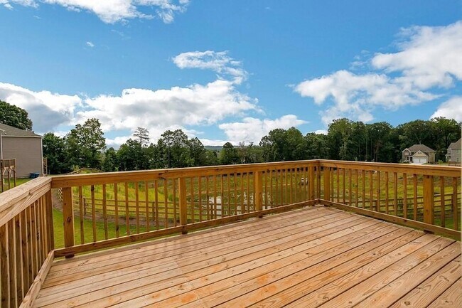 Building Photo - 1852 Auburn Rd