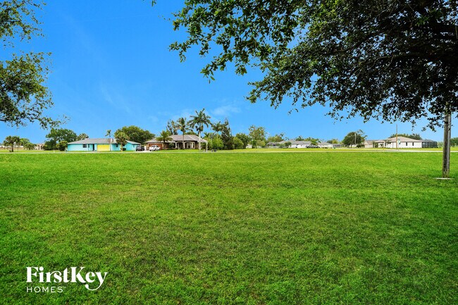 Building Photo - 16092 Badalona Dr