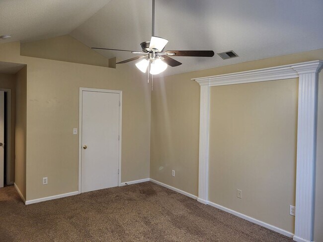 Building Photo - ADKINS RESERVE/SUMMERWIND