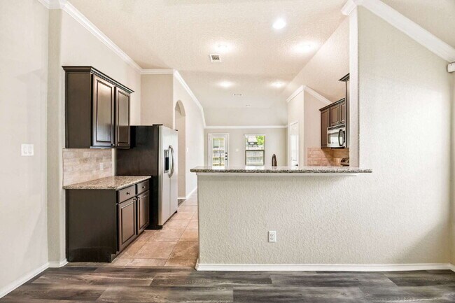 Building Photo - 209 Rawhide Way