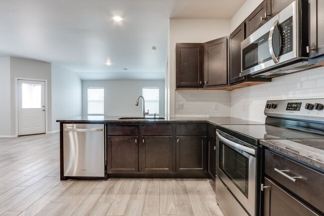 Building Photo - 3 Bed in Piedmont