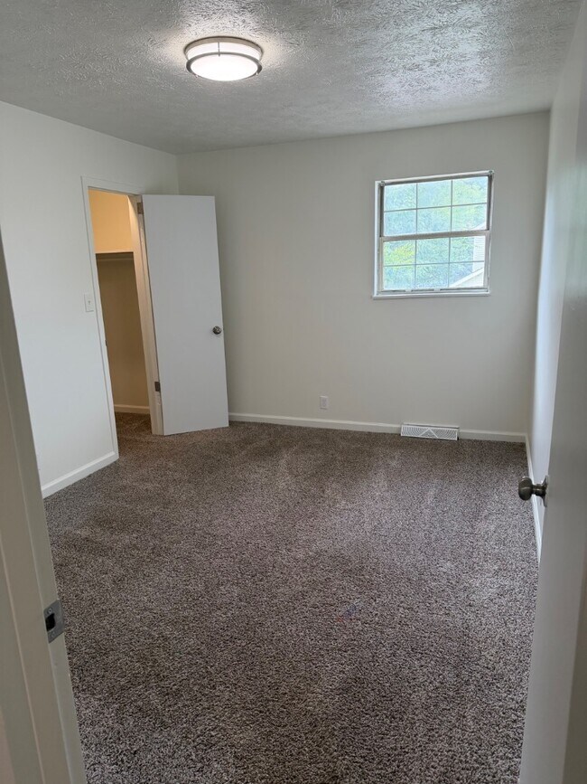 Building Photo - 9128 Cedarpark Ln NW
