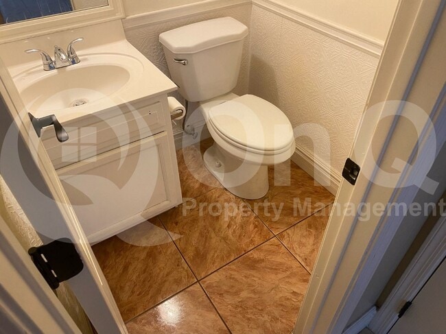 Building Photo - 877 W Shellfish Dr