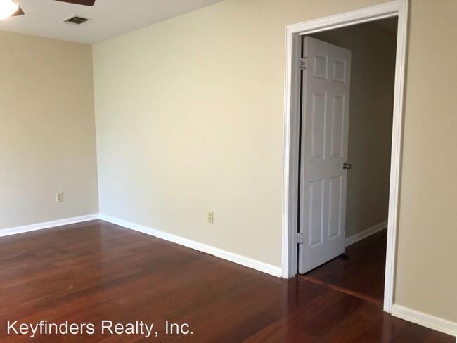 Building Photo - 4 br, 2 bath House - 2860 Donald Drive