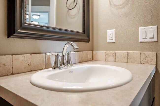 Building Photo - 270-272 Gwinn Street E