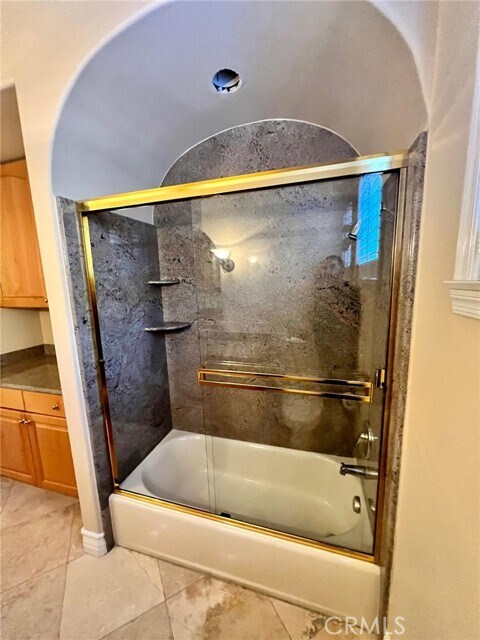 Building Photo - 224 Cll De Madrid