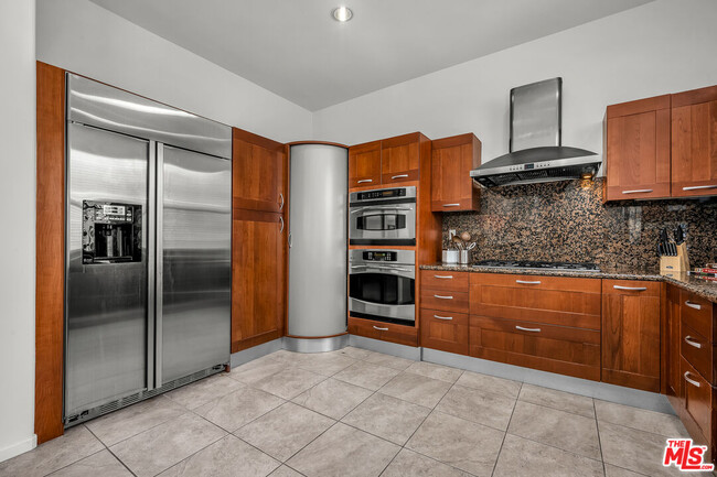Building Photo - 6532 S Para Way