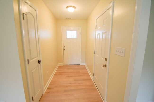 Building Photo - Coming Soon: 3 Bedroom 2 Bathroom with Garage