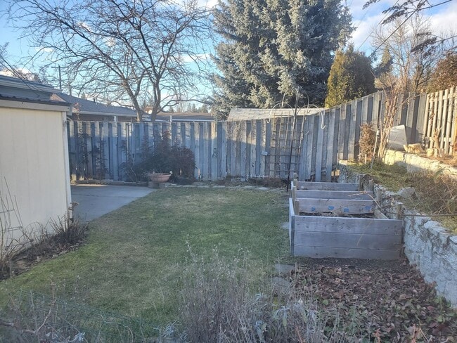 Building Photo - Indian Trail Corner Lot Home