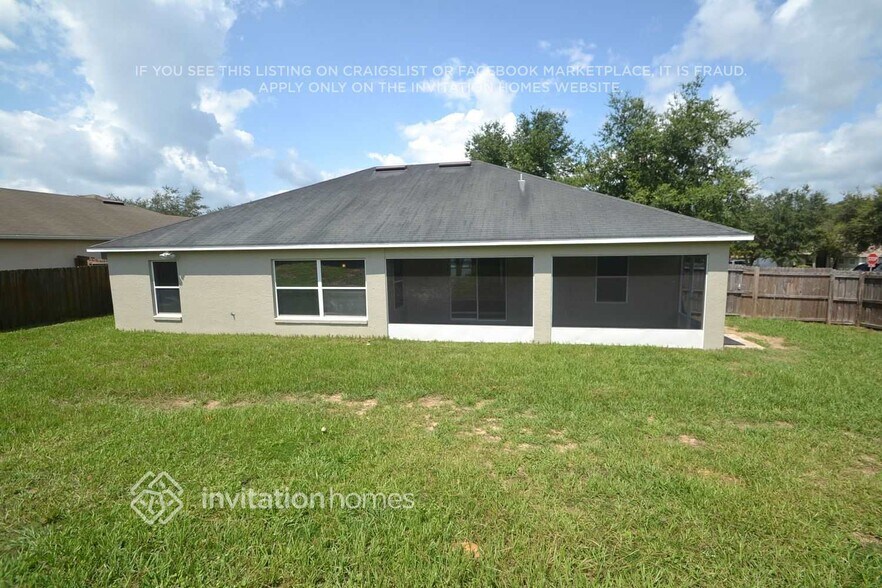 Building Photo - 830 Breezy Lake Way