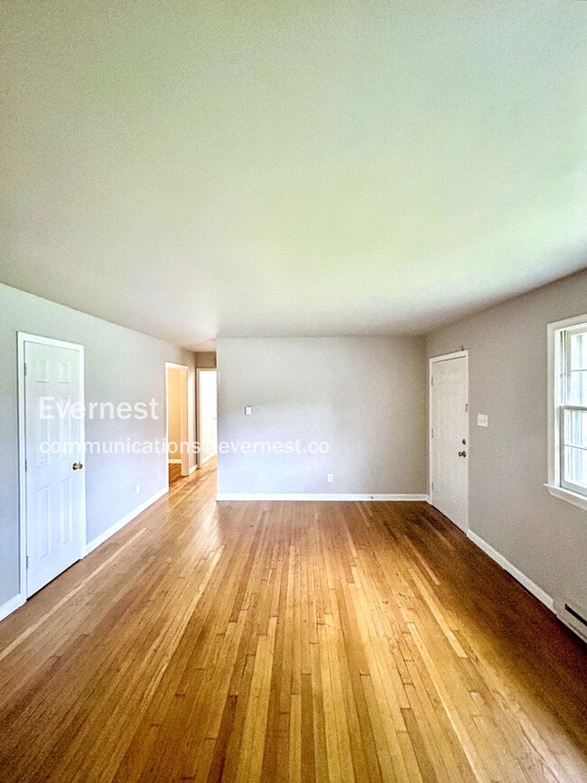 Building Photo - 10813 Bluebell Dr