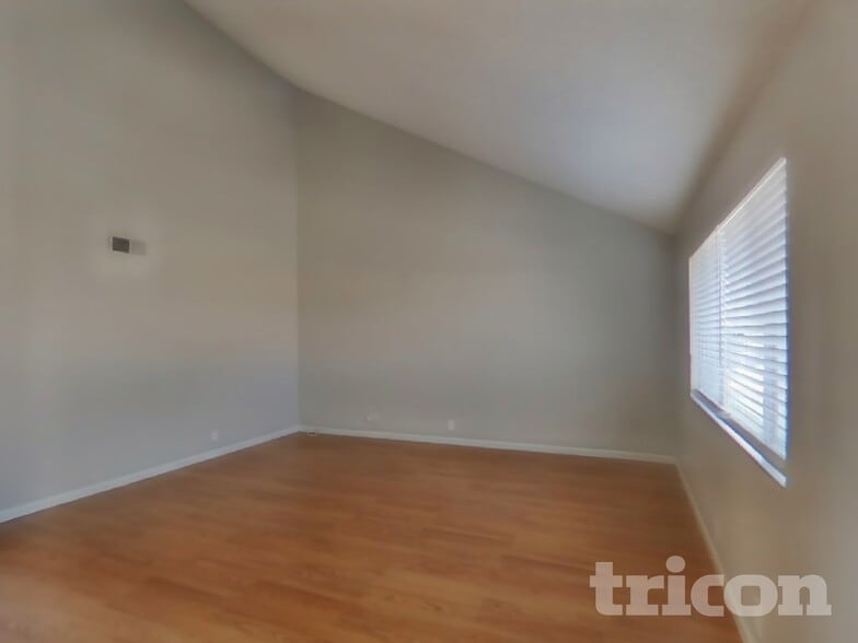 Building Photo - 110 Inverness Dr