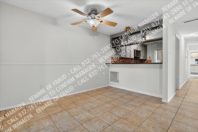 Building Photo - 2031 Towngate Dr