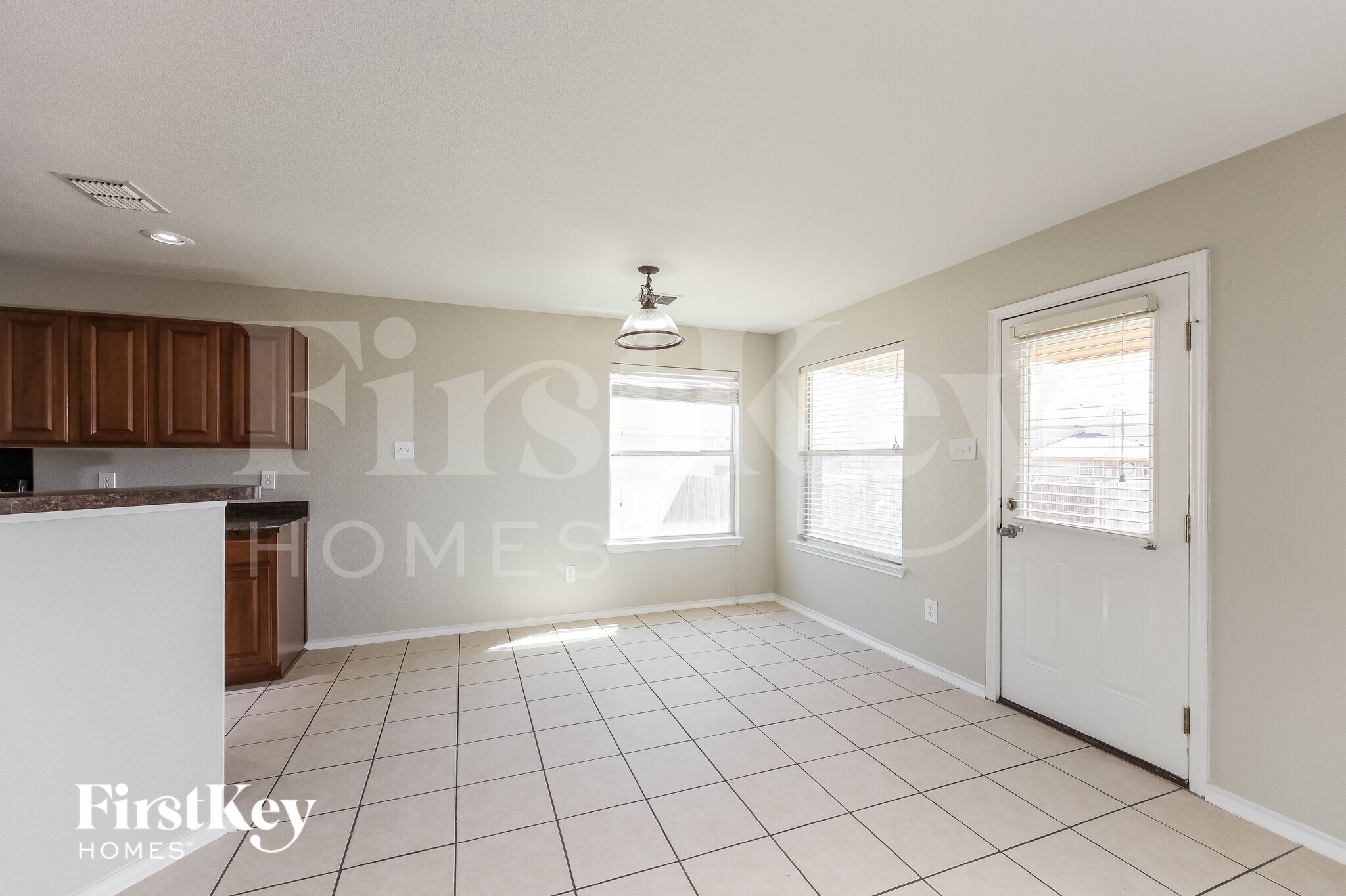 Building Photo - 7010 Daybreak Peaks