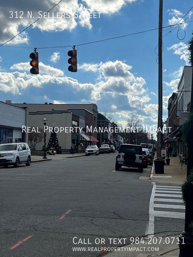 Building Photo - 312 N Sellers St