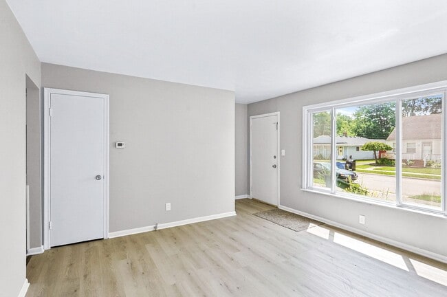 Building Photo - 14921 Myola Ave