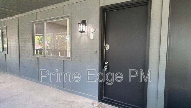 Building Photo - 4520 Calvert St