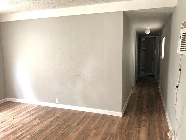 Building Photo - 27327 Peach Creek Dr