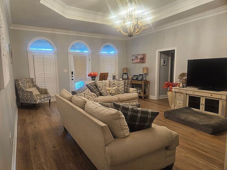 Building Photo - 608 Vanessa Dr