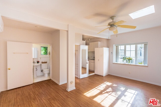 Building Photo - 507 9th St