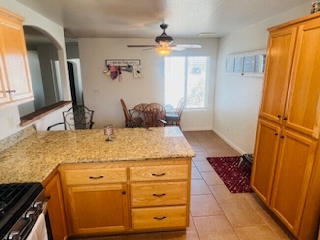 Building Photo - Lovely 3 Bedroom, 3 Bathroom Home with Solar