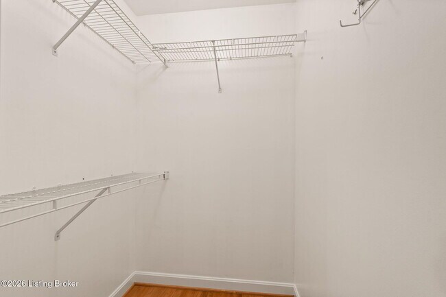 Building Photo - 609 Fenley Ave