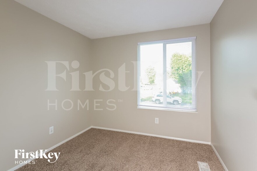 Building Photo - 6830 Littleton Dr