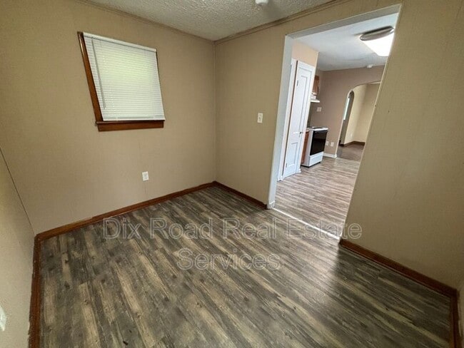 Building Photo - 348 Nassau St