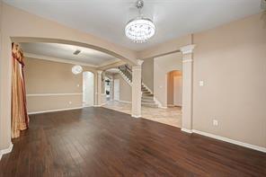 Building Photo - 26619 Richwood Oaks Dr