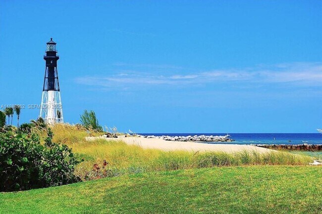 Building Photo - 1690 NE 25th Ave