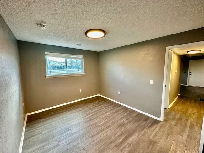 Building Photo - **MOVE IN SPECIAL - FIRST MONTH'S RENT FREE!!** "Charming 2-Bed Condo in Golden, CO - Cozy Living!"