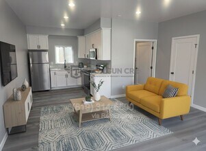 Building Photo - 4868 Fond Du Lac Ct