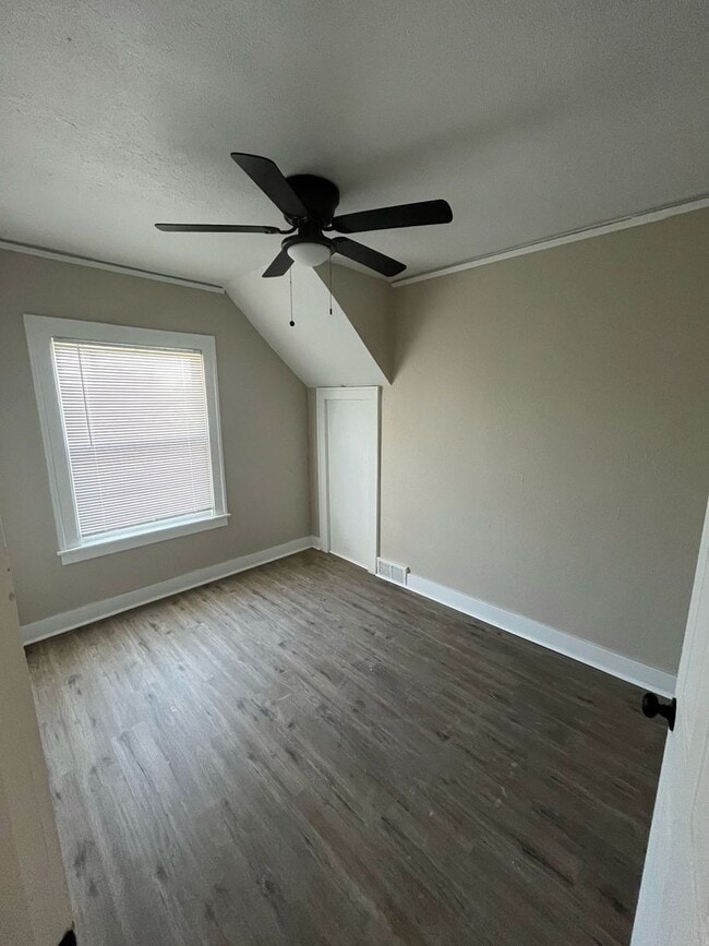 Building Photo - Renovated 4-Bedroom, 2-Bath Home – We Welc...