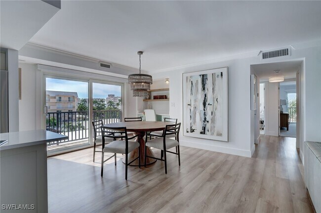 Building Photo - 3500 Gulf Shore Blvd N