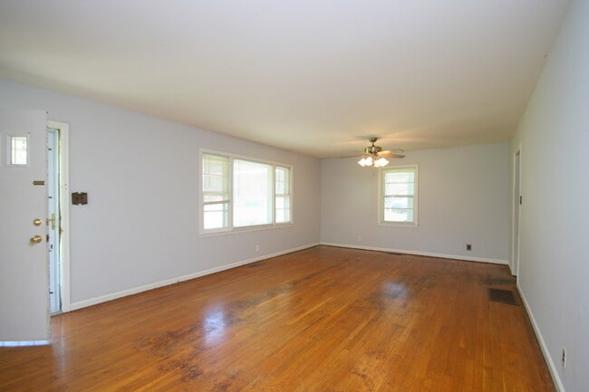 Building Photo - 2803 Mallory Ave NW
