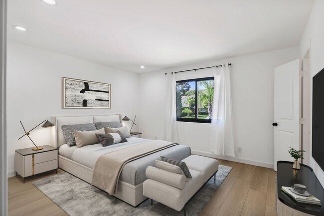 Building Photo - COMPLETELY UPDATED CALABASAS HOME!