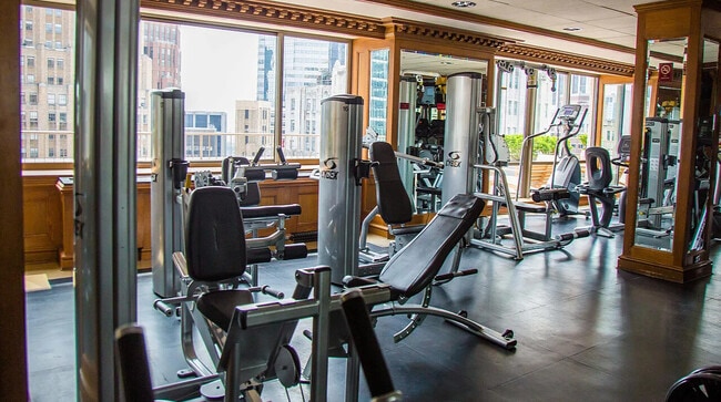 Building Photo - 45 William St