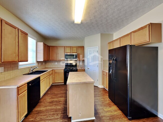 Building Photo - 2410 Greenside Ct