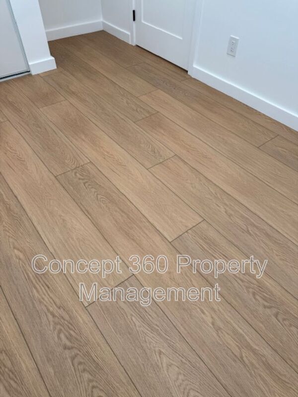 Building Photo - 5300 Glasgow Ct