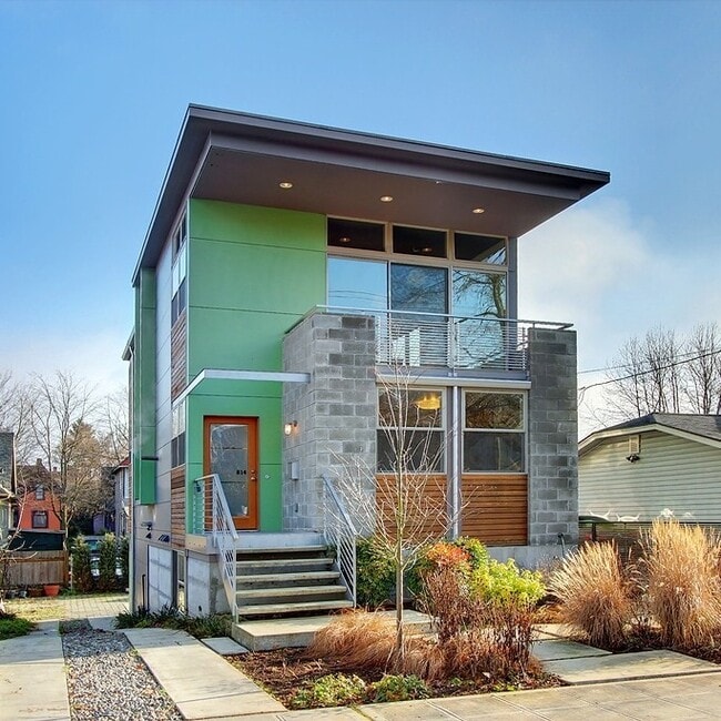 Primary Photo - 814 22nd Ave