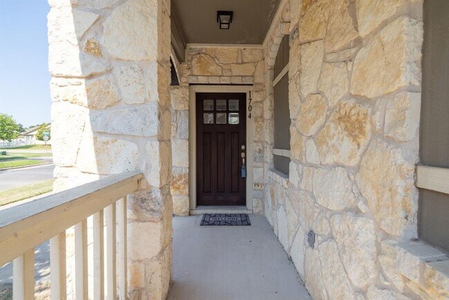 Building Photo - 1704 Willow Vista