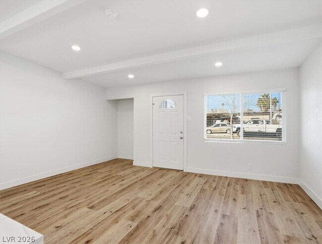 Building Photo - 608 Stanford St