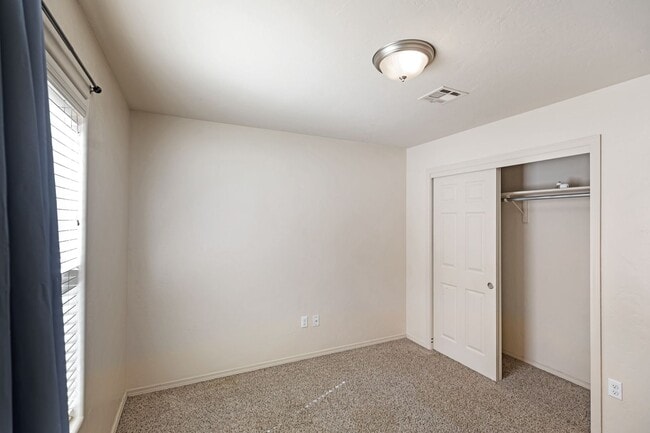 Building Photo - Beautiful Home W/Solar Panels