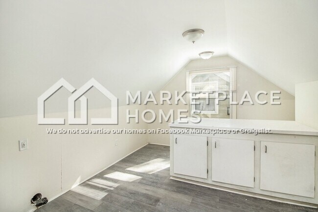 Building Photo - 17097 Lincoln Ave