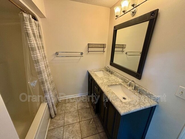 Building Photo - 193 Heather Dr