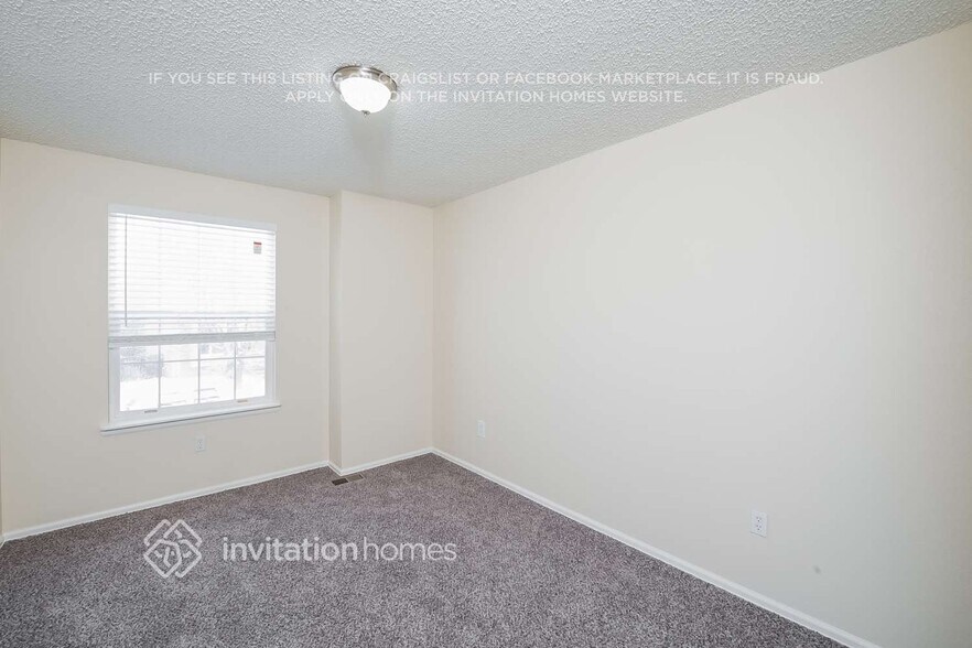 Building Photo - 1310 W 133rd Cir