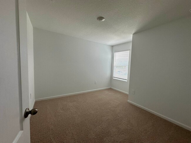 Building Photo - 161 Sage Br St