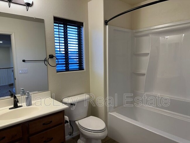 Building Photo - 1383 E Kingman Pl
