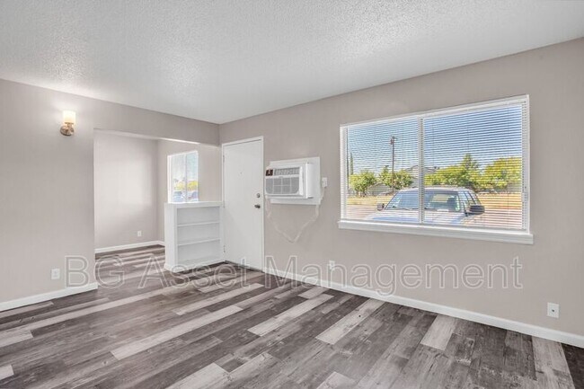 Building Photo - 1922 Ethan Way